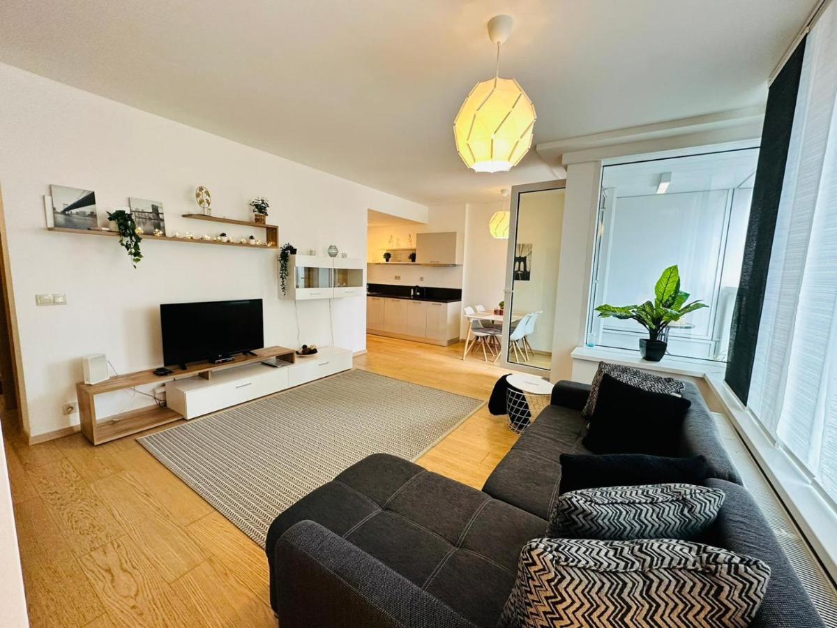 Apartments05 In New Building With Free Parking Panorama City - Amazing View Close To Old Town Bratislava Extérieur photo